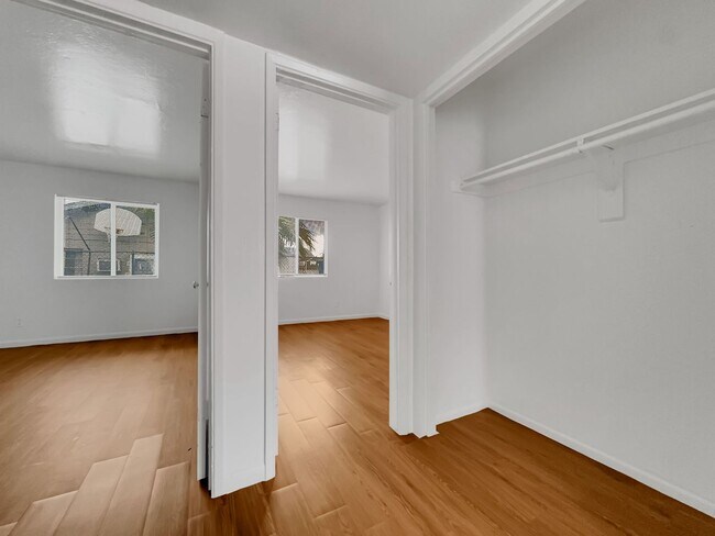 Building Photo - Central Phoenix 2/1 Ground Floor Super Clean.