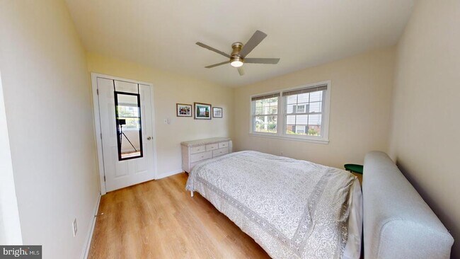 Building Photo - 5810 Helmsdale Ln