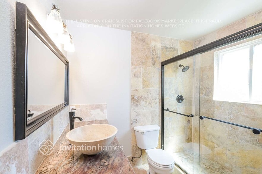 Building Photo - 10729 Owens St