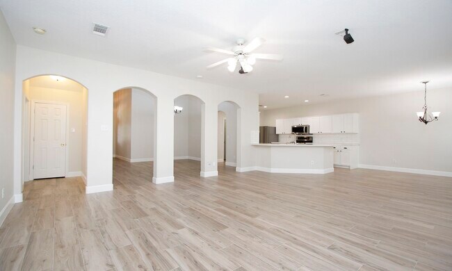 Building Photo - 27131 Sunset Pines Dr