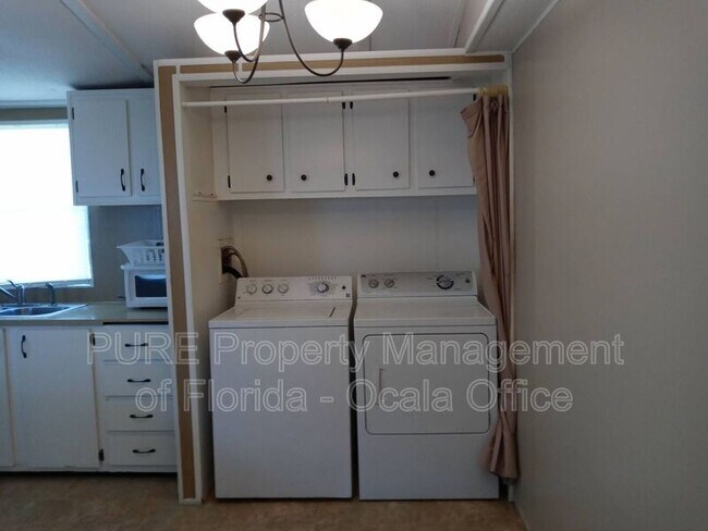 Building Photo - 5401 SE 28th Ct