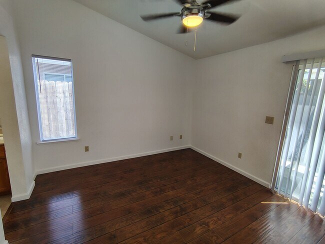 Building Photo - 4920 Apple Farm Ln