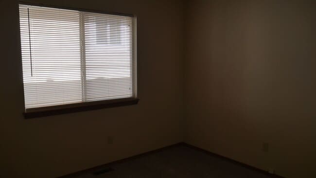 Building Photo - 8226 Scarborough Dr