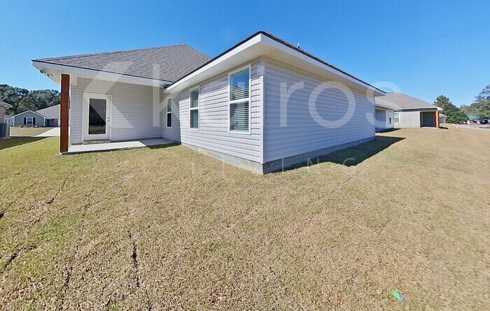 Building Photo - 8025 Hendrick Dr