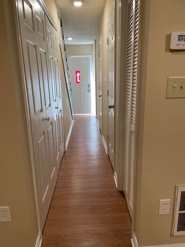 Building Photo - JAMESTOWN #39