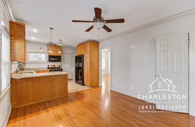 Building Photo - 455 Race St