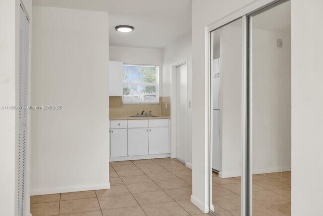 Building Photo - 575 NE 82nd St