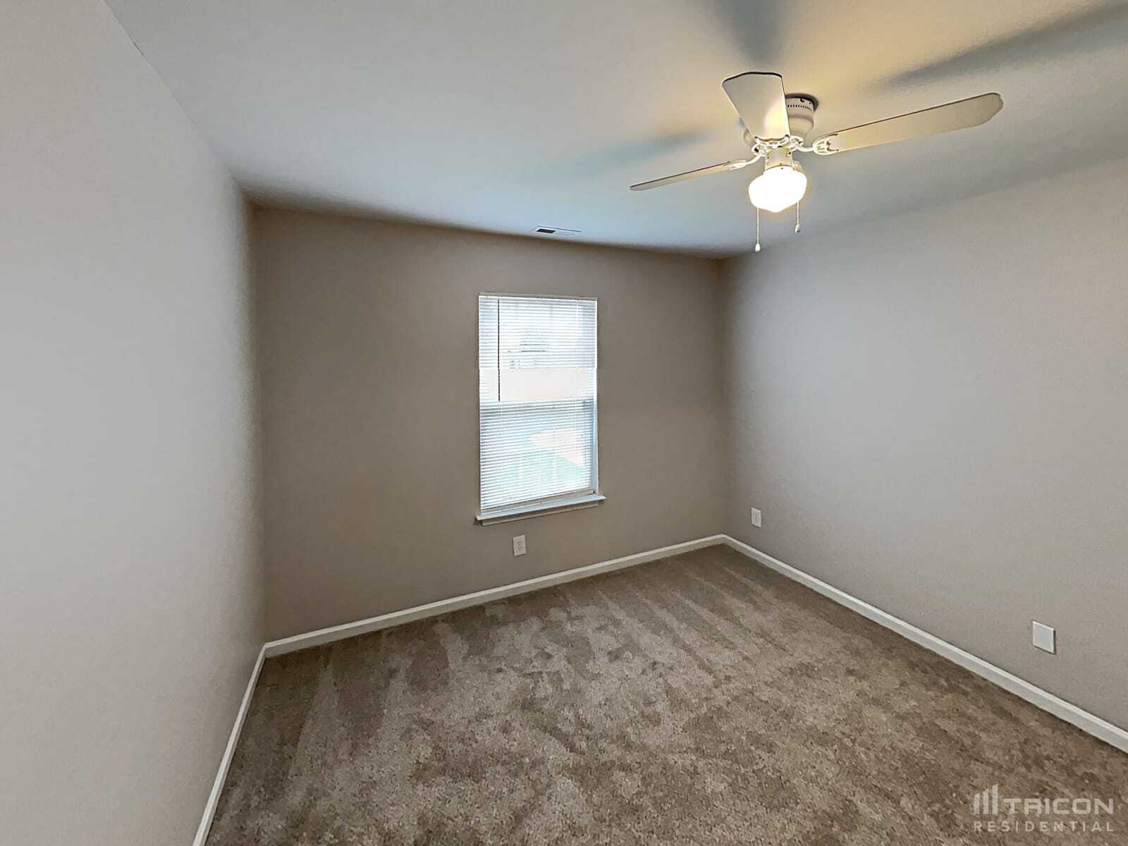 Building Photo - 7311 Village Acre Dr