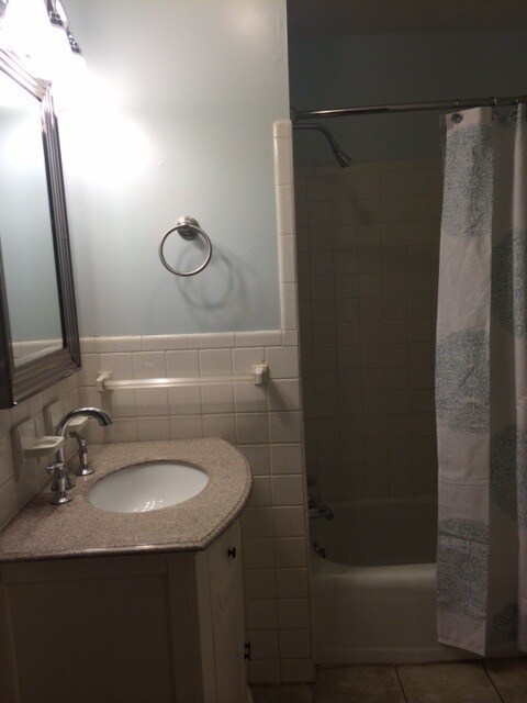 Building Photo - 817 E Jefferson St