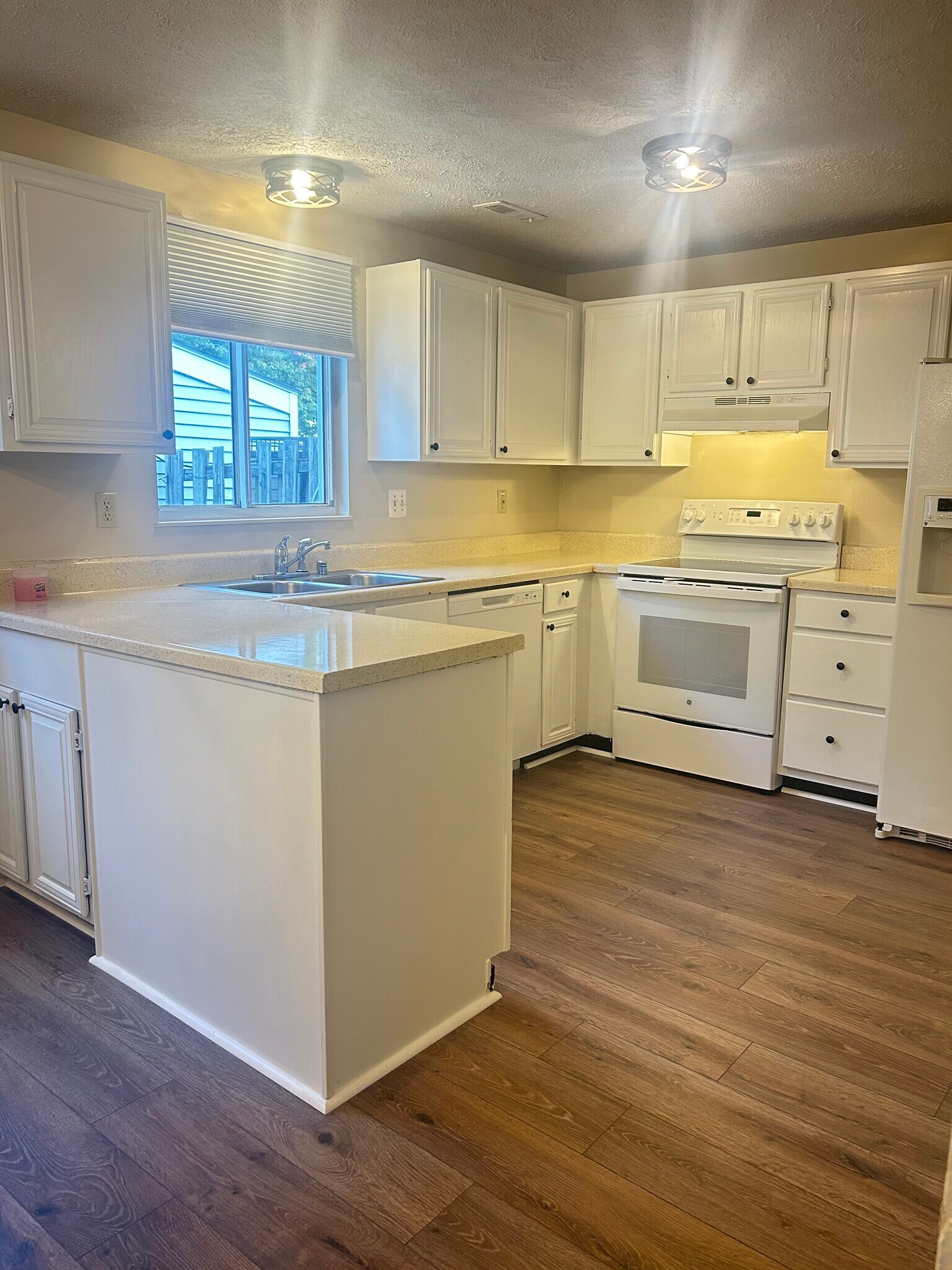 Building Photo - 6781 Brace Ct