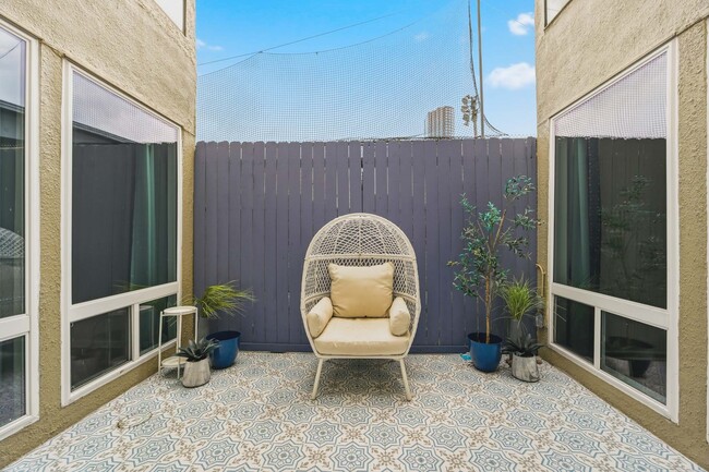Building Photo - 1116 Bering Dr