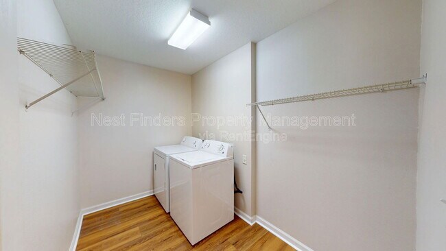Building Photo - 5000 Magnolia Valley Dr