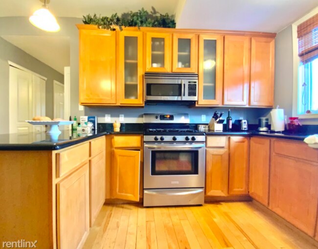 Building Photo - 900 N 3rd St