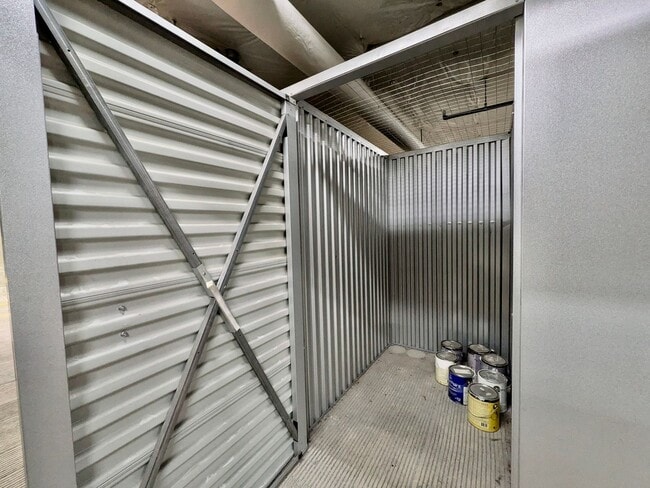 Building Photo - Exquisite Condominium at the Renowned Waterfront Pearl with Views of the River, Work Out Facility...