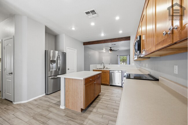 Building Photo - 3Bed/2Bath House at Ray Rd/Recker Rd! Ready for Immediate Move-In!