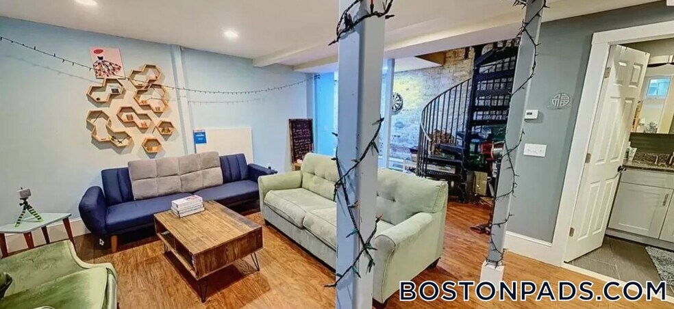 Building Photo - 231 Norfolk St