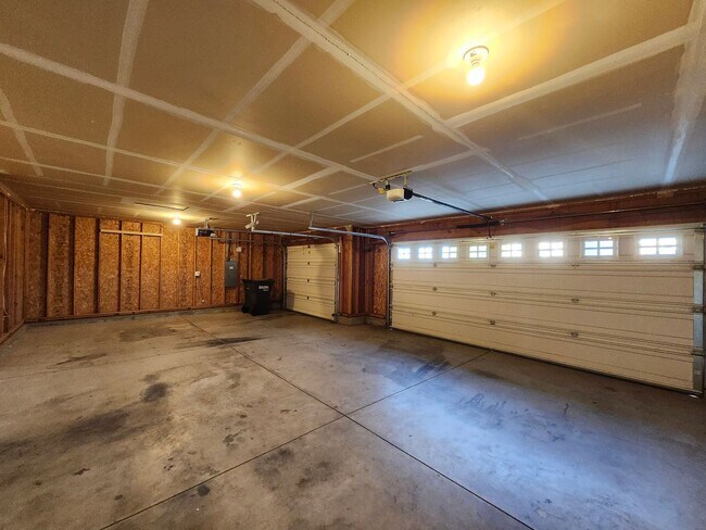 Building Photo - 5811 Austin Ct