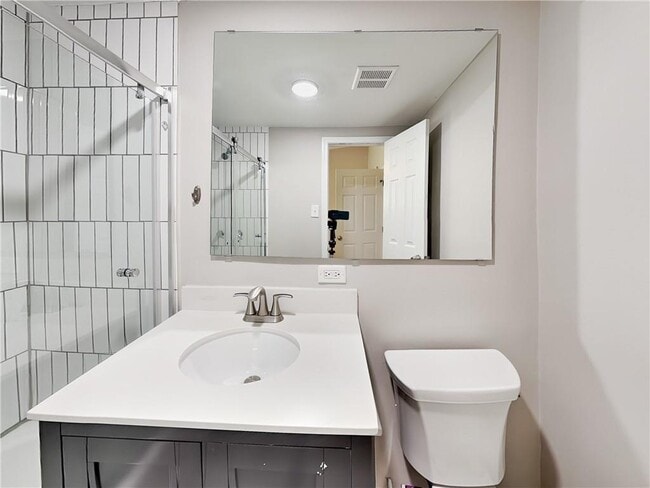 Building Photo - 1731 Braeburn Dr SE