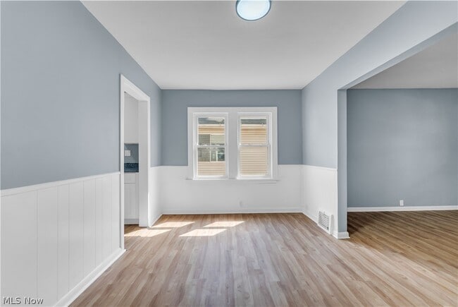 Building Photo - 1401 E 219th St