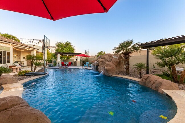 Building Photo - 2143 E Tonto Pl