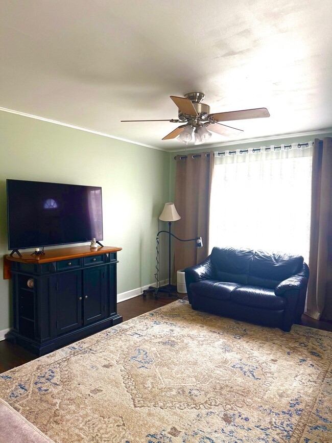 Building Photo - 24 Johnathan Rd