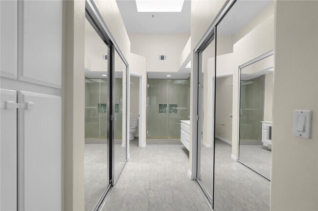 Building Photo - 73 Cartier Aisle