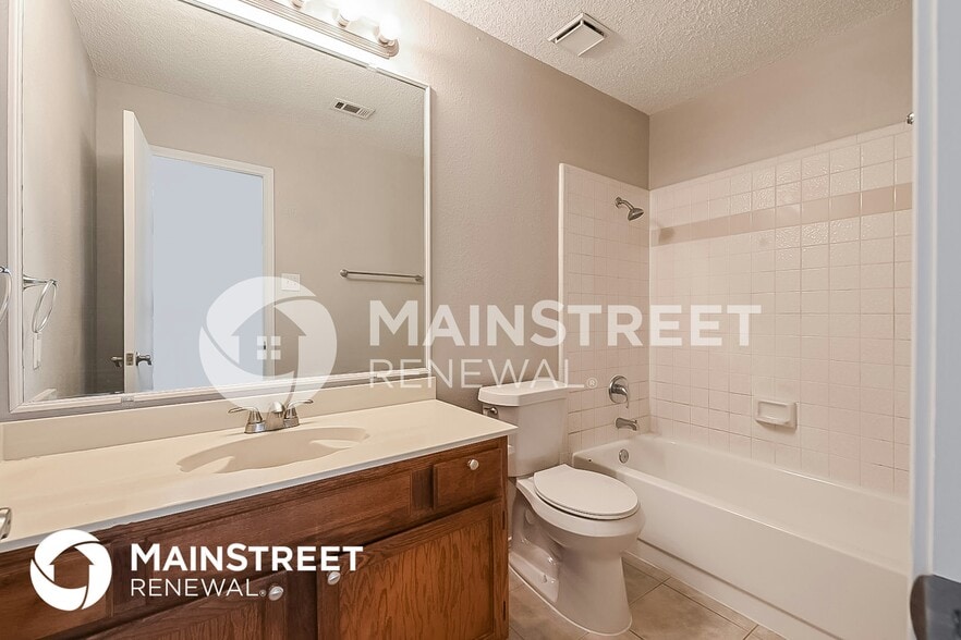Building Photo - 711 Meadowcreek Ct
