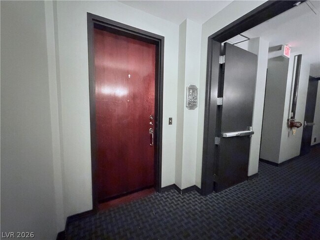 Building Photo - 360 E Desert Inn Rd