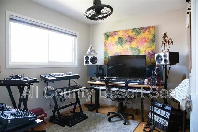 Building Photo - 8121 Foxhall Dr
