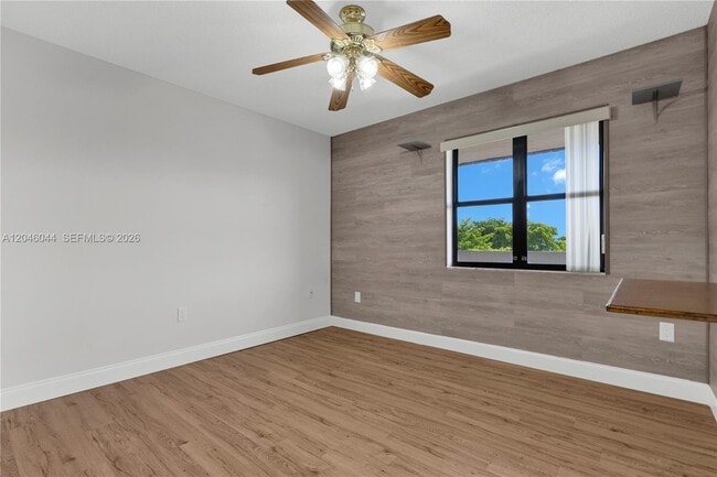 Building Photo - 1121 SW 122nd Ave