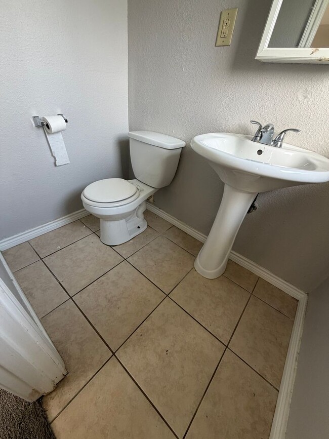 Building Photo - 3/4 Bedroom, 1.5 Bathroom Home for Rent!