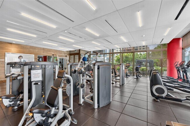Building Photo - 1080 Brickell Ave