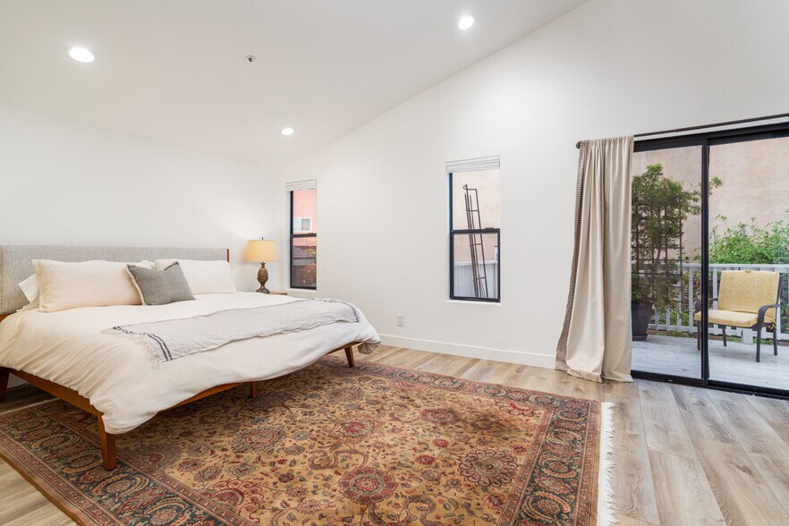 large primary BR - 162 Avenida Florencia