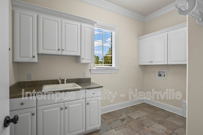 Building Photo - 7 Crooked Stick Ln
