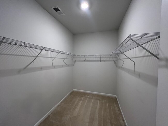 Building Photo - 3 Bedroom 2.5 Bath Townhouse In Marsh View...