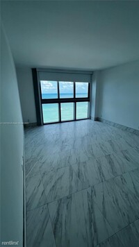 Building Photo - 2 br, 2 bath Condo - 2655 Collins Ave Apt ...