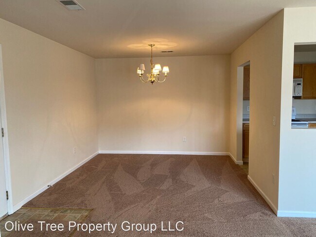 Building Photo - 2 br, 2 bath House - 161-2 Brookland Court