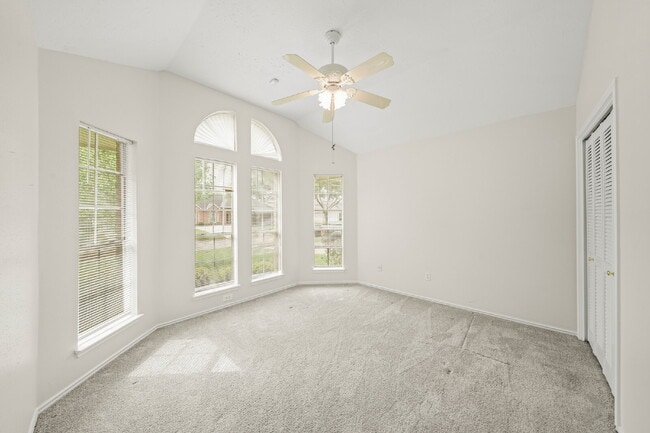 Building Photo - Beautifully updated 3-bedroom, 2-bath single-story home in Pearland's highly sought-after Country...