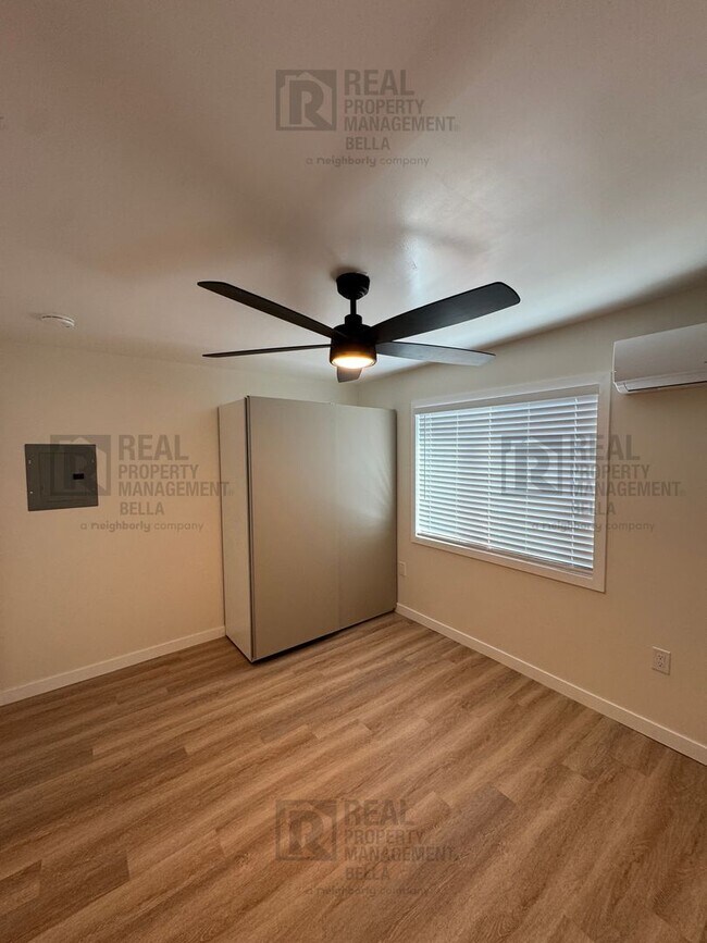 Building Photo - 1403 W Sumner Ave