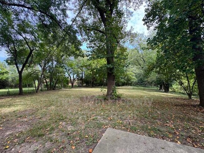 Building Photo - 11930 N Ranch Dr
