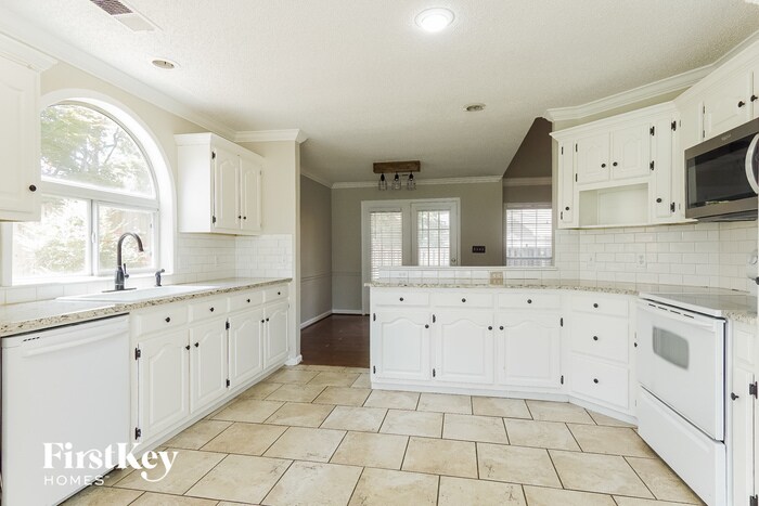 Building Photo - 1541 Timber Dr