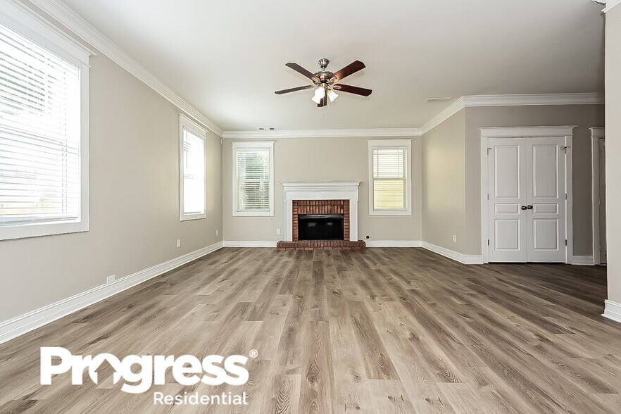 Building Photo - 120 Memory Ln