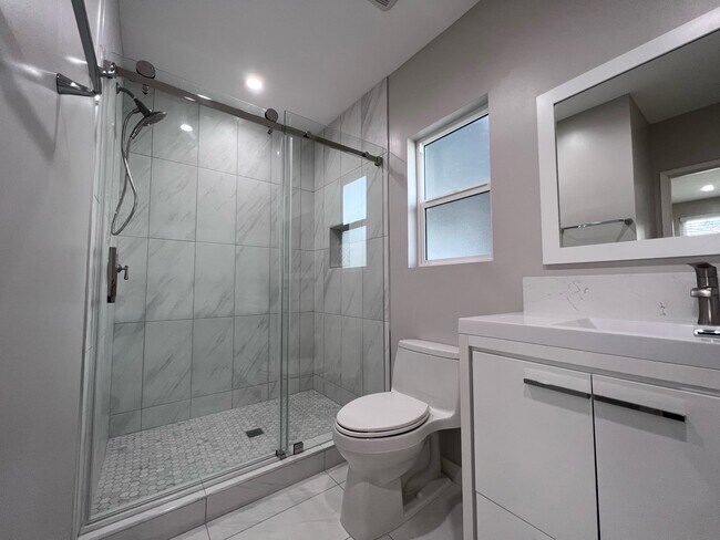 Building Photo - 23922 Archwood St