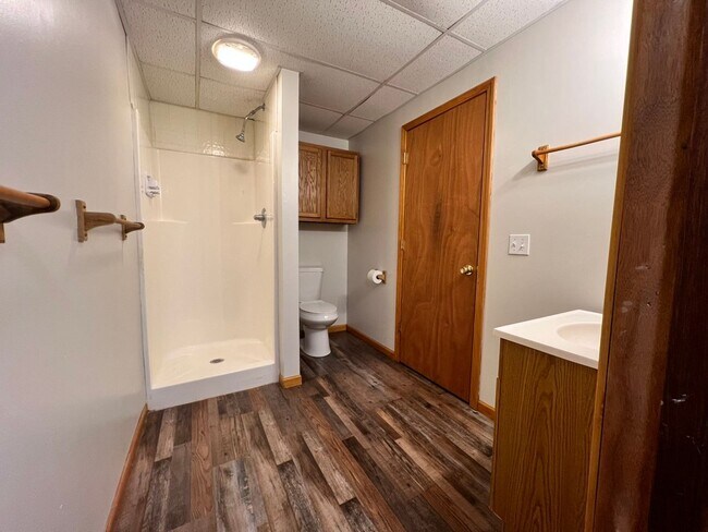 Building Photo - Spacious 3BR Duplex with Finished Basement & 2-Car Garage in Otsego
