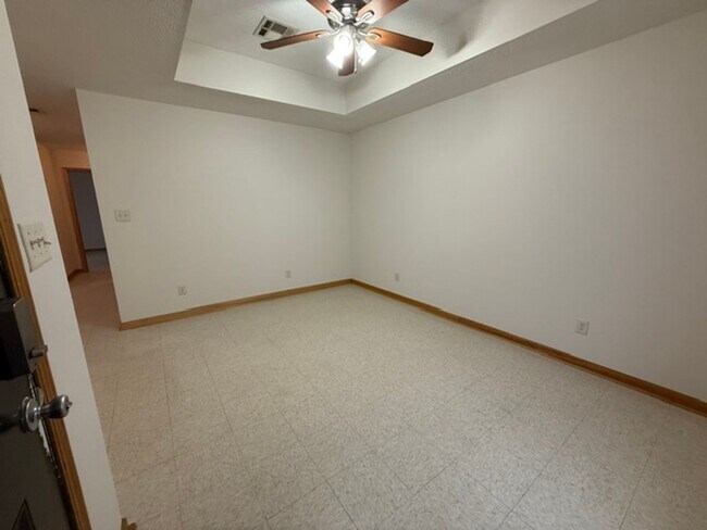 Building Photo - 2208 N Malcolm St