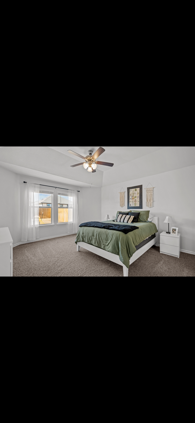 Building Photo - 3885 Lorenzen Ct