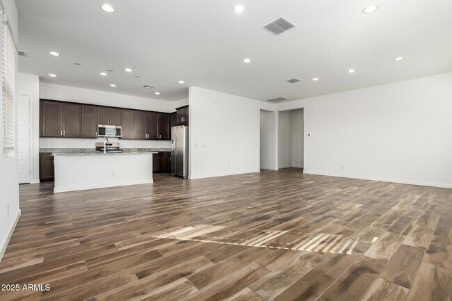 Building Photo - 14958 W Smoketree Dr