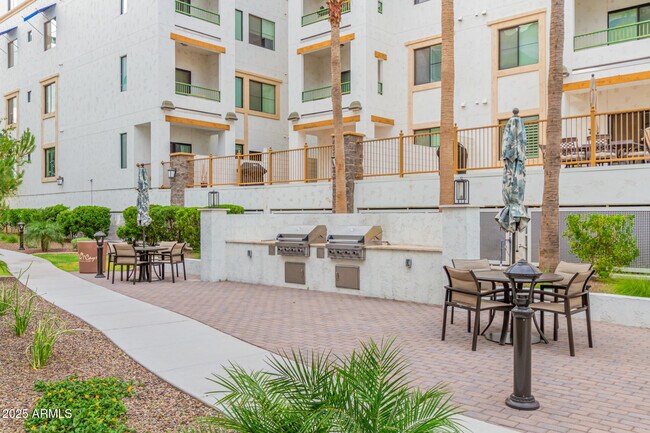 Building Photo - 2511 W Queen Creek Rd