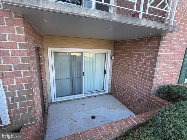 Building Photo - 6 Ballindine Ct