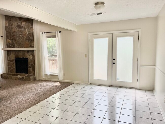 Building Photo - 10770 Indian Village Dr